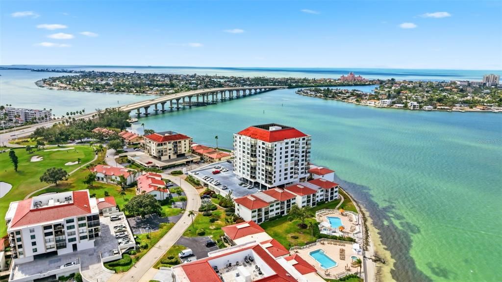 На продажу: $699,900 (2 спален, 2 ванн, 1140 Квадратных фут)