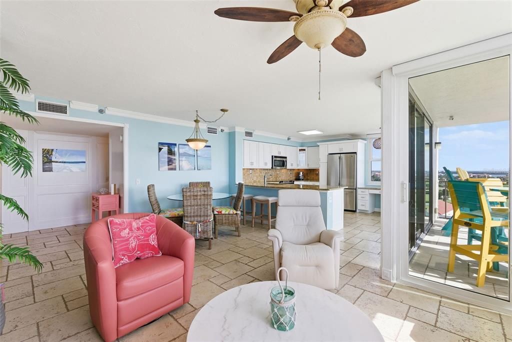 На продажу: $699,900 (2 спален, 2 ванн, 1140 Квадратных фут)