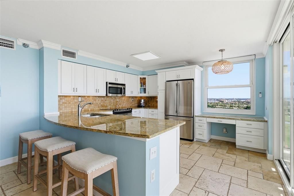 На продажу: $699,900 (2 спален, 2 ванн, 1140 Квадратных фут)