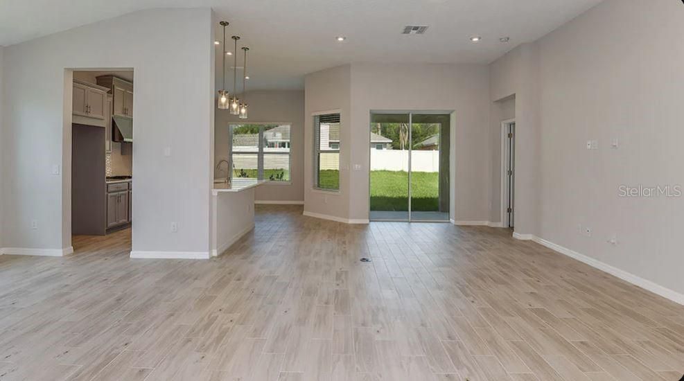 For Sale: $439,999 (3 beds, 3 baths, 1768 Square Feet)