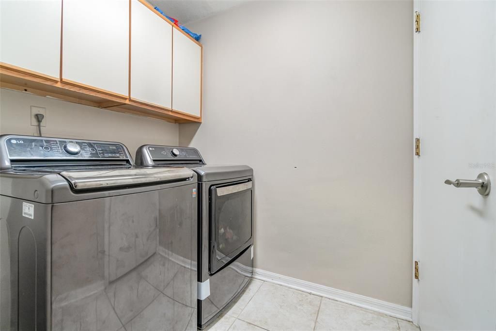 For Sale: $444,900 (3 beds, 2 baths, 1716 Square Feet)