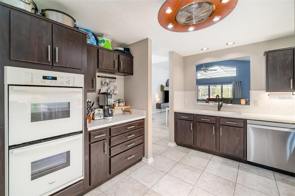 For Sale: $444,900 (3 beds, 2 baths, 1716 Square Feet)