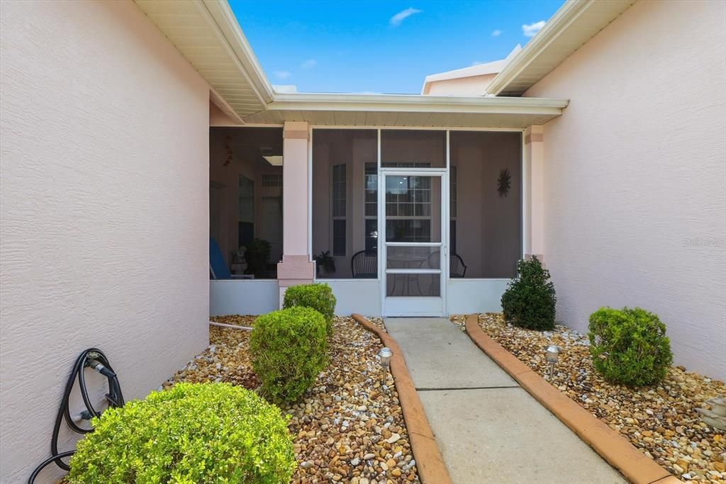 For Sale: $192,500 (2 beds, 2 baths, 1089 Square Feet)