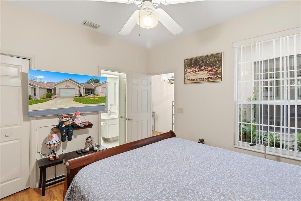 For Sale: $192,500 (2 beds, 2 baths, 1089 Square Feet)