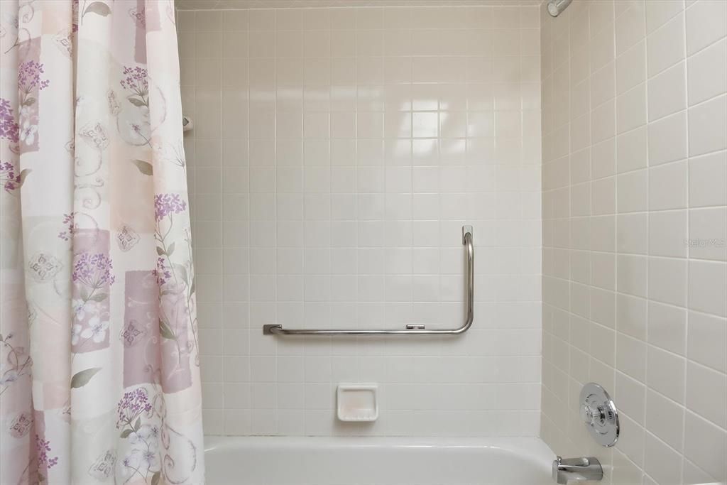 For Sale: $192,500 (2 beds, 2 baths, 1089 Square Feet)