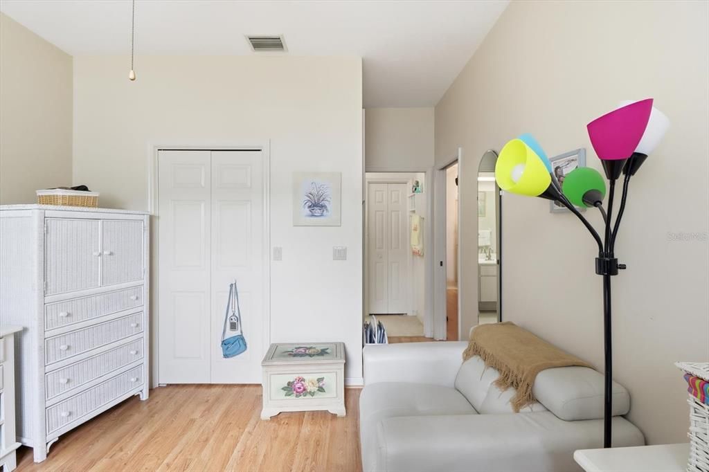 For Sale: $192,500 (2 beds, 2 baths, 1089 Square Feet)