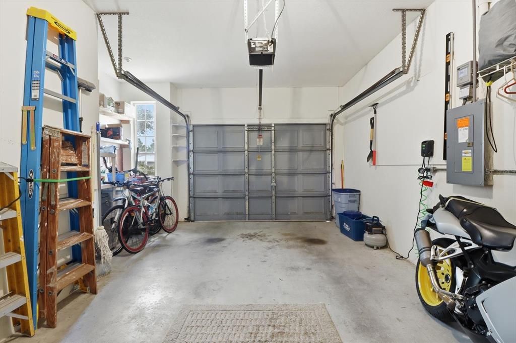 For Sale: $192,500 (2 beds, 2 baths, 1089 Square Feet)