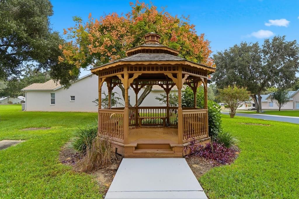 For Sale: $192,500 (2 beds, 2 baths, 1089 Square Feet)