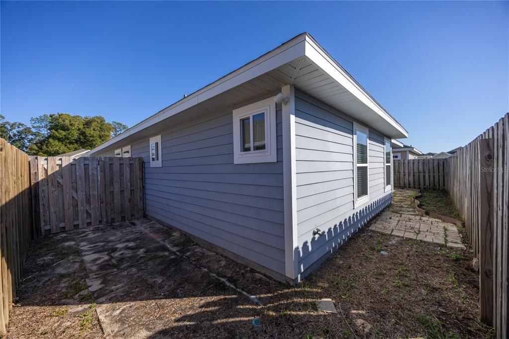 出租: $1,900 (3 贝兹, 2 浴室, 1314 平方英尺)