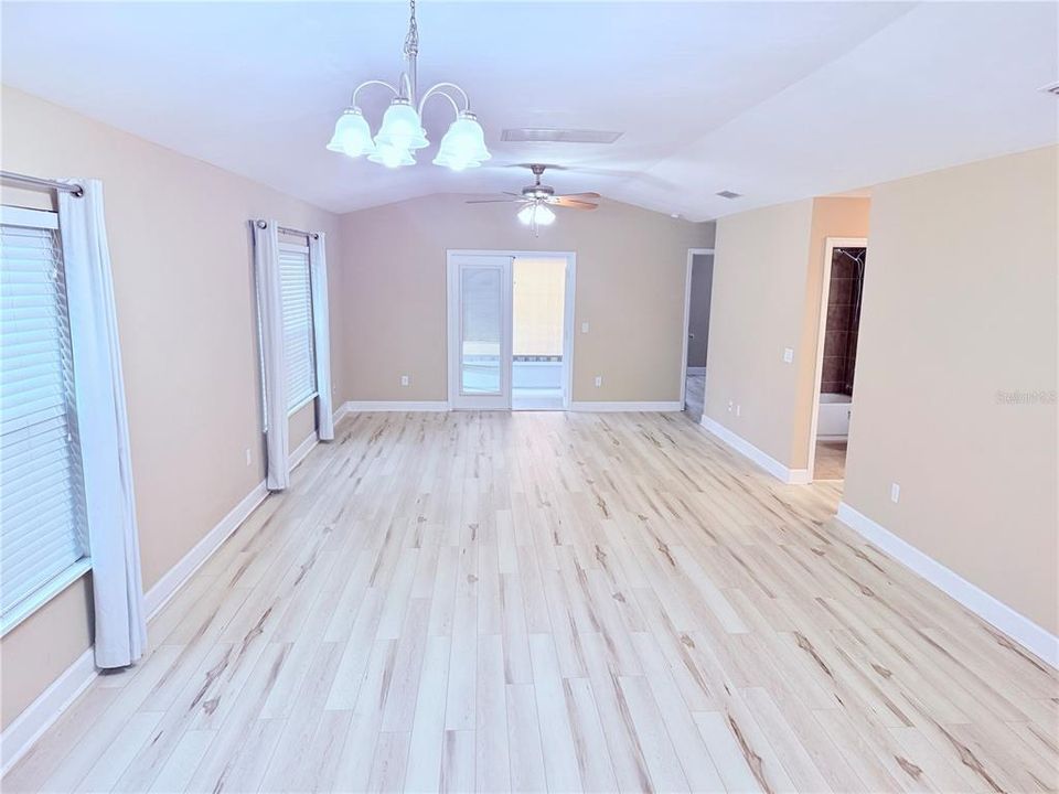 For Rent: $1,900 (3 beds, 2 baths, 1314 Square Feet)