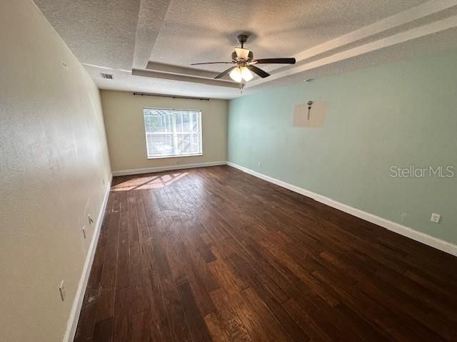 На продажу: $487,950 (4 спален, 3 ванн, 2800 Квадратных фут)