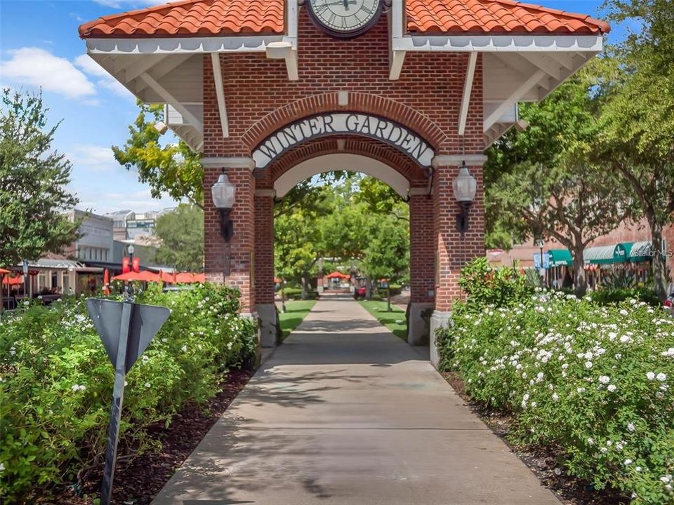 For Sale: $949,000 (5 beds, 3 baths, 2953 Square Feet)