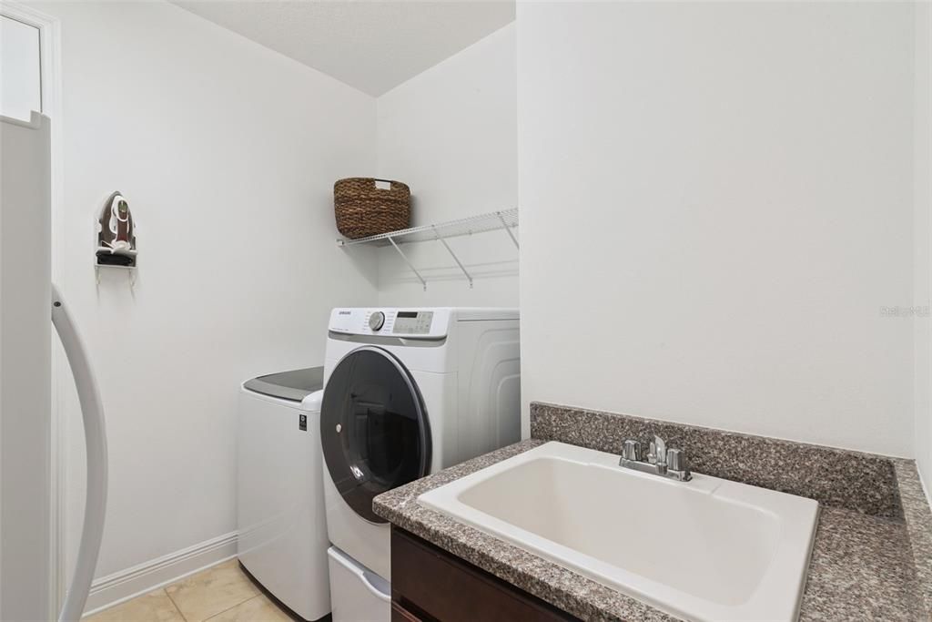 For Sale: $949,000 (5 beds, 3 baths, 2953 Square Feet)