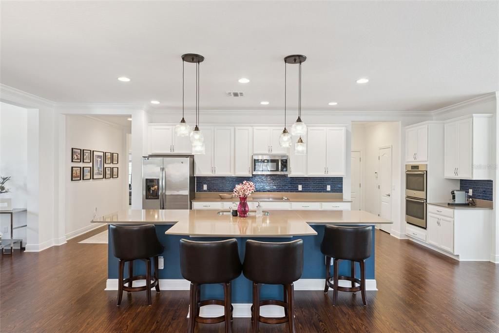 For Sale: $949,000 (5 beds, 3 baths, 2953 Square Feet)