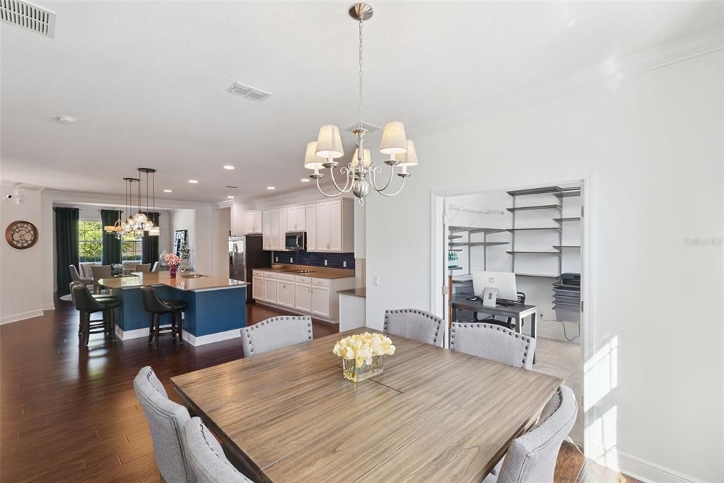 For Sale: $949,000 (5 beds, 3 baths, 2953 Square Feet)