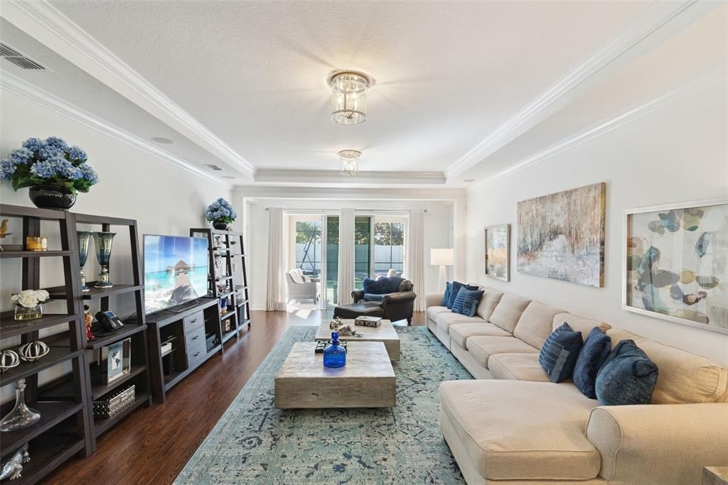 For Sale: $949,000 (5 beds, 3 baths, 2953 Square Feet)