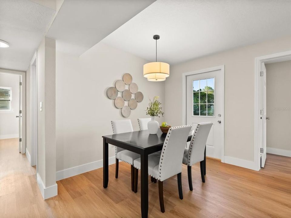 For Sale: $329,900 (3 beds, 2 baths, 1238 Square Feet)