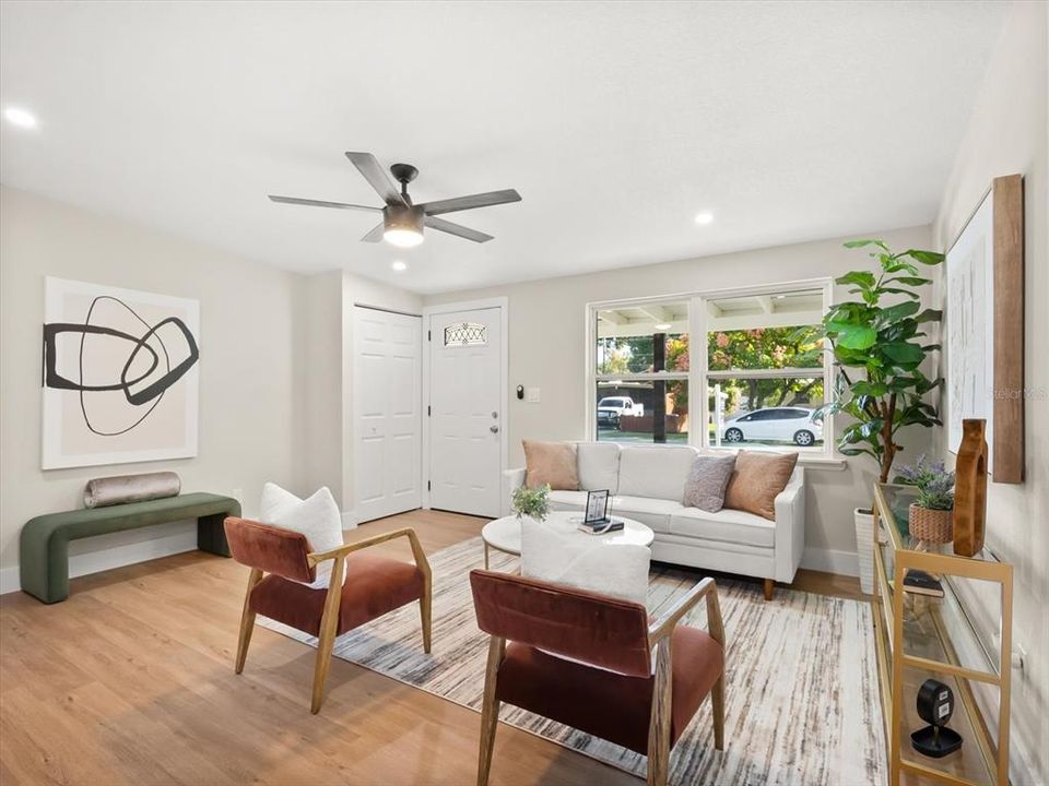 For Sale: $329,900 (3 beds, 2 baths, 1238 Square Feet)