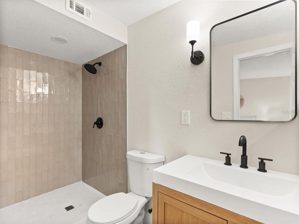 For Sale: $329,900 (3 beds, 2 baths, 1238 Square Feet)