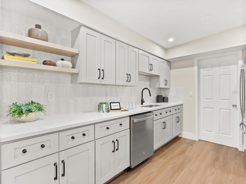 For Sale: $329,900 (3 beds, 2 baths, 1238 Square Feet)