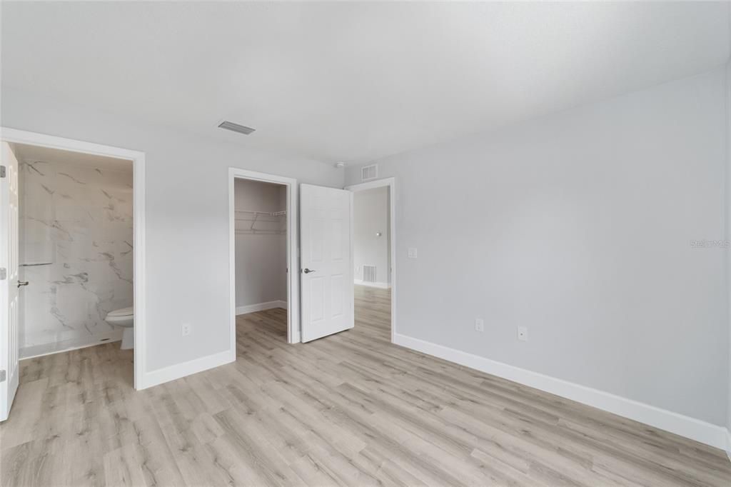 Active With Contract: $212,900 (3 beds, 2 baths, 1127 Square Feet)