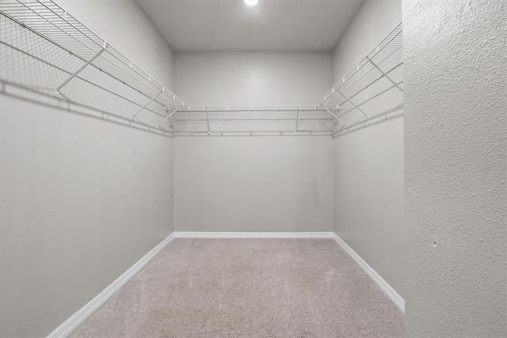 待售: $353,500 (4 贝兹, 3 浴室, 1943 平方英尺)