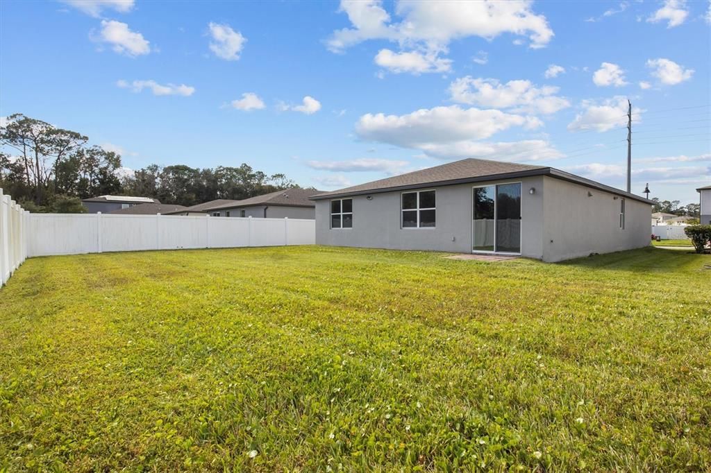 待售: $353,500 (4 贝兹, 3 浴室, 1943 平方英尺)