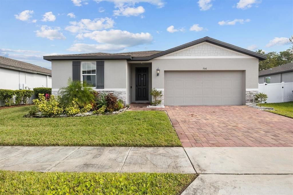 待售: $353,500 (4 贝兹, 3 浴室, 1943 平方英尺)