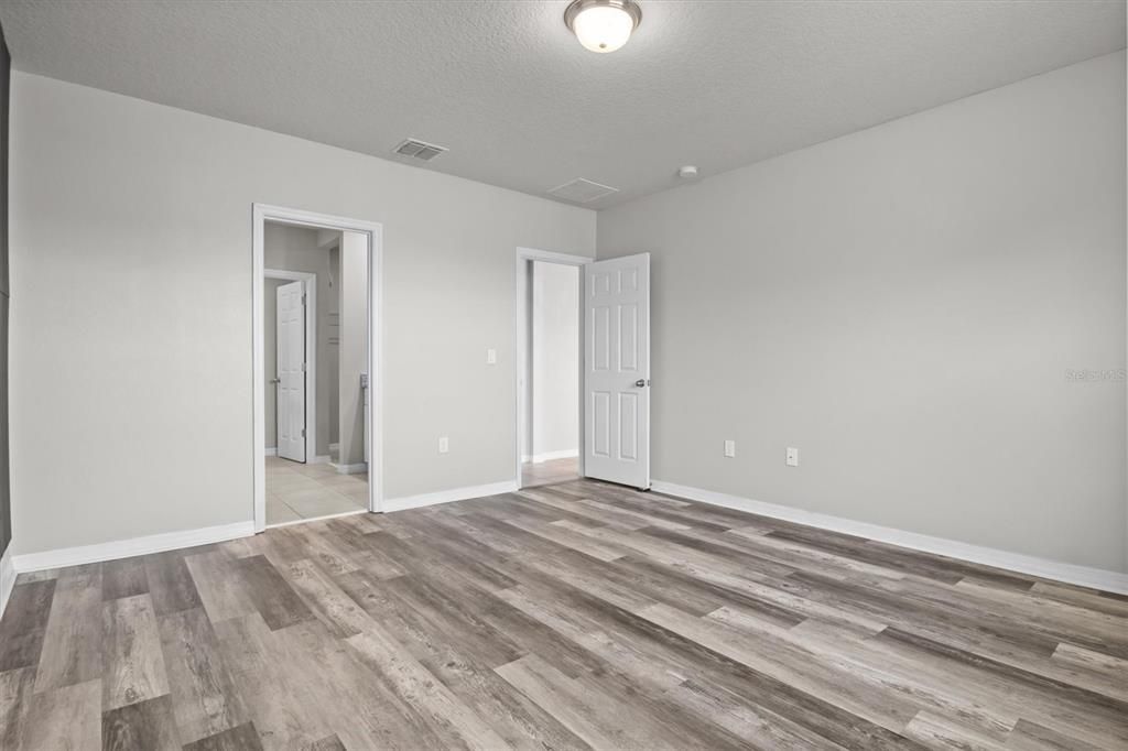 待售: $353,500 (4 贝兹, 3 浴室, 1943 平方英尺)