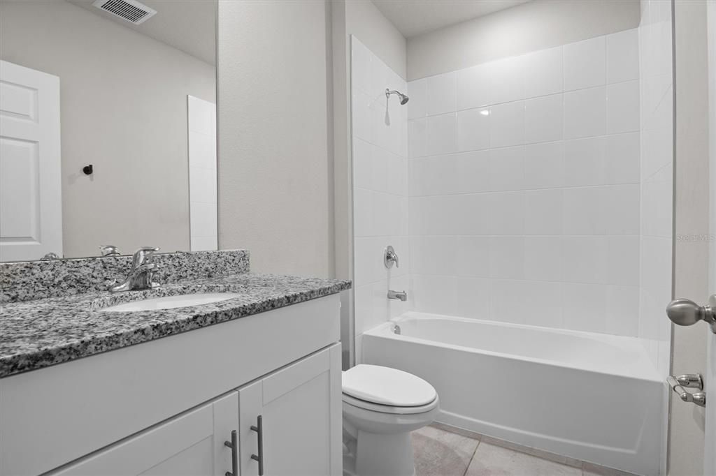 待售: $353,500 (4 贝兹, 3 浴室, 1943 平方英尺)