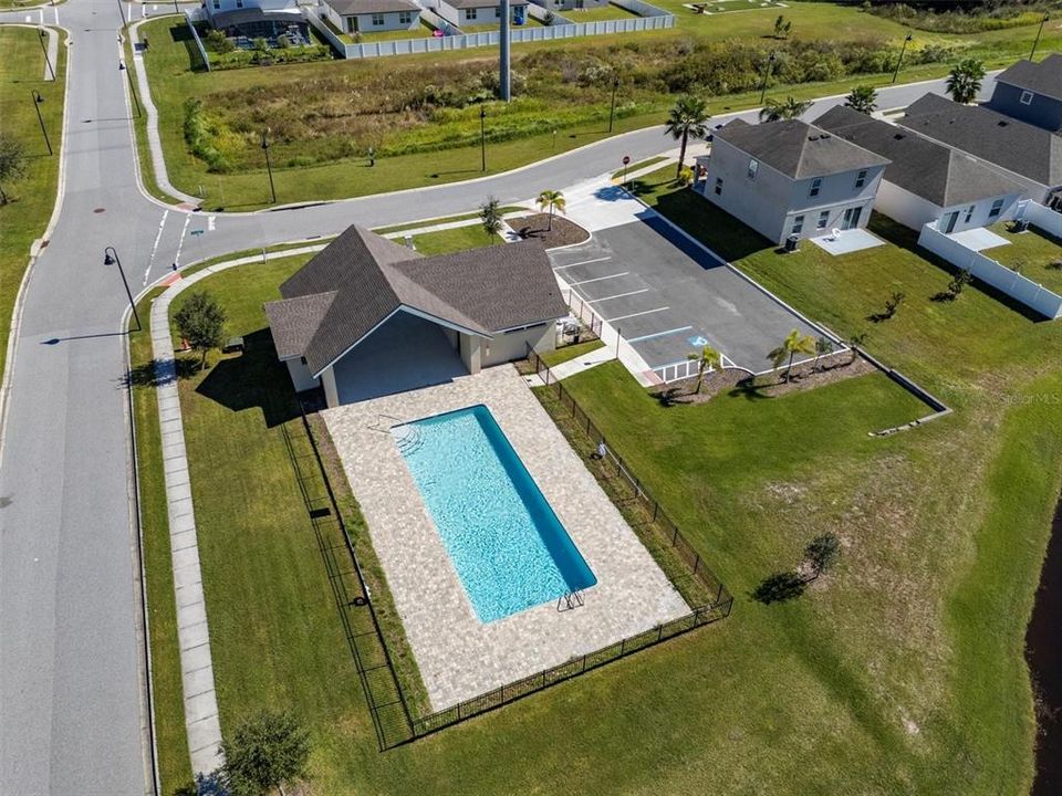 待售: $353,500 (4 贝兹, 3 浴室, 1943 平方英尺)