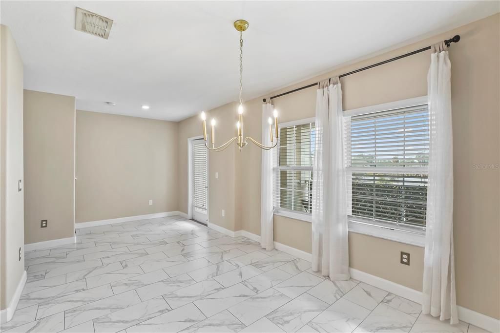 出租: $3,850 (3 贝兹, 3 浴室, 2226 平方英尺)