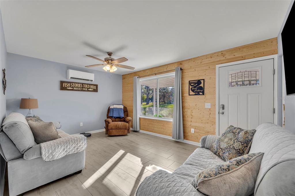 Active With Contract: $255,000 (2 beds, 2 baths, 600 Square Feet)