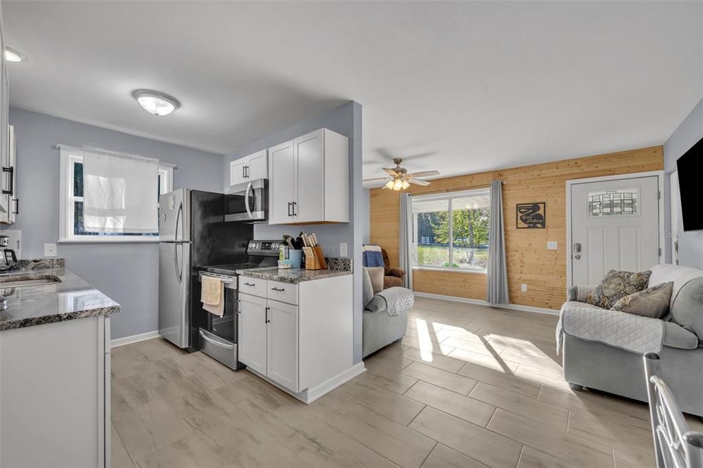 Active With Contract: $255,000 (2 beds, 2 baths, 600 Square Feet)