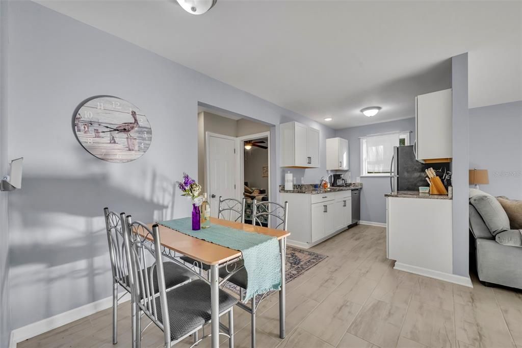 Active With Contract: $255,000 (2 beds, 2 baths, 600 Square Feet)