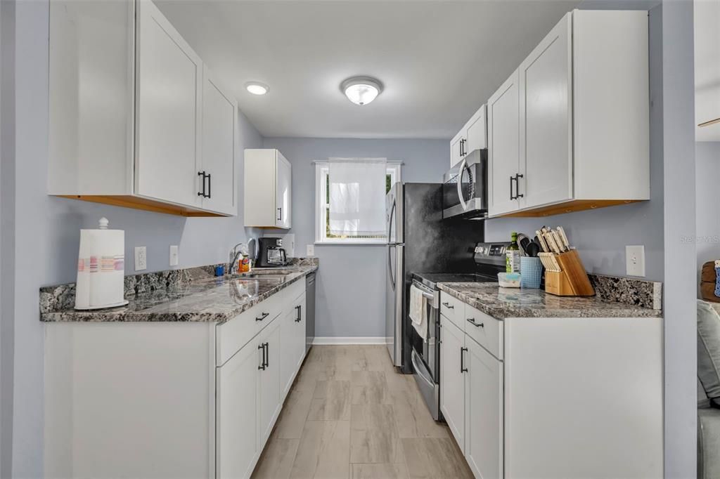 Active With Contract: $255,000 (2 beds, 2 baths, 600 Square Feet)