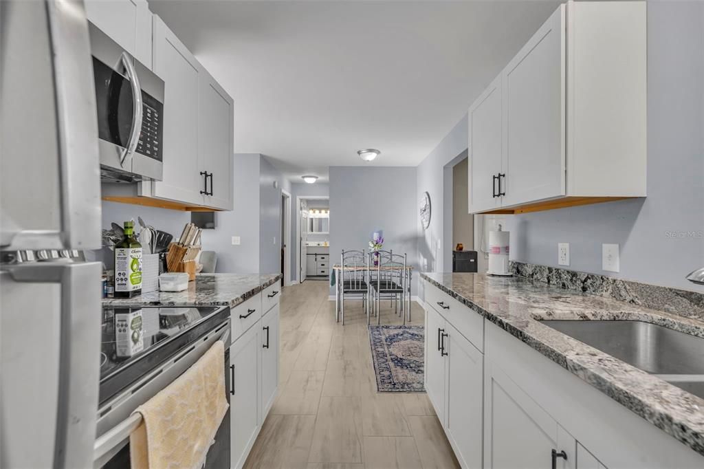 Active With Contract: $255,000 (2 beds, 2 baths, 600 Square Feet)