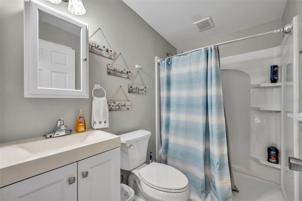 Active With Contract: $255,000 (2 beds, 2 baths, 600 Square Feet)