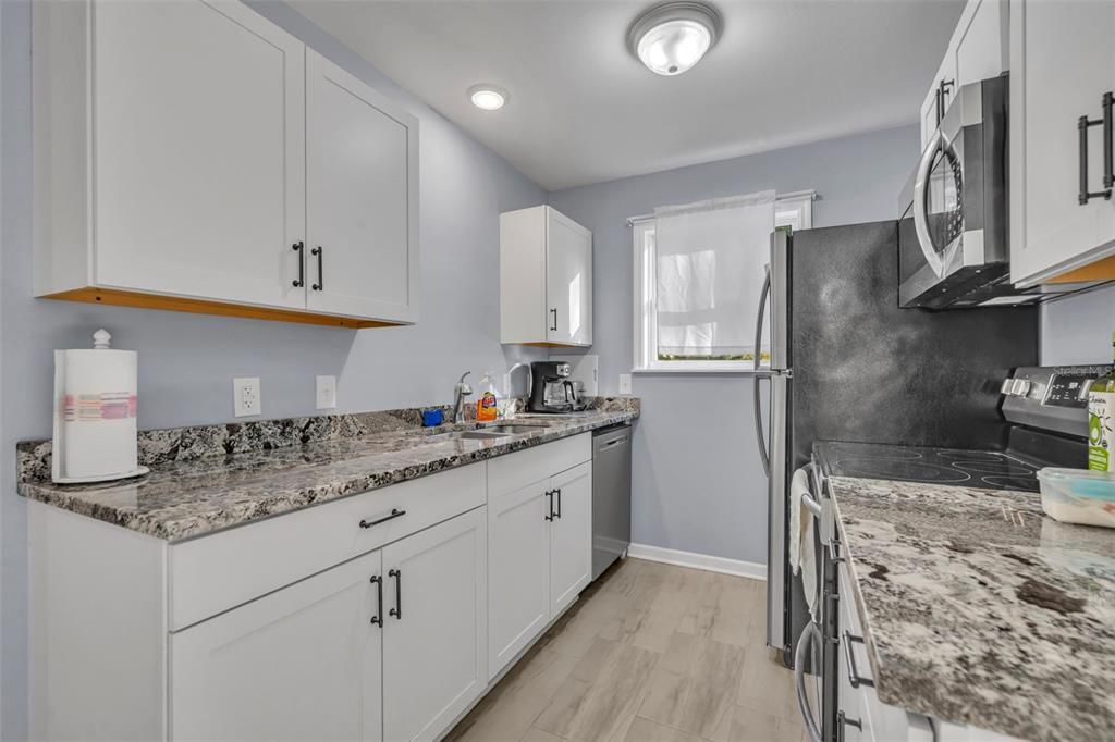 Active With Contract: $255,000 (2 beds, 2 baths, 600 Square Feet)