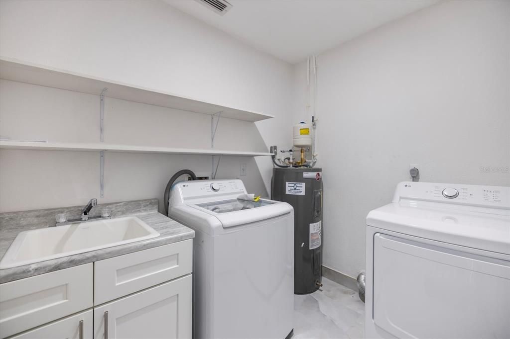 В аренду: $4,000 (3 спален, 2 ванн, 2186 Квадратных фут)