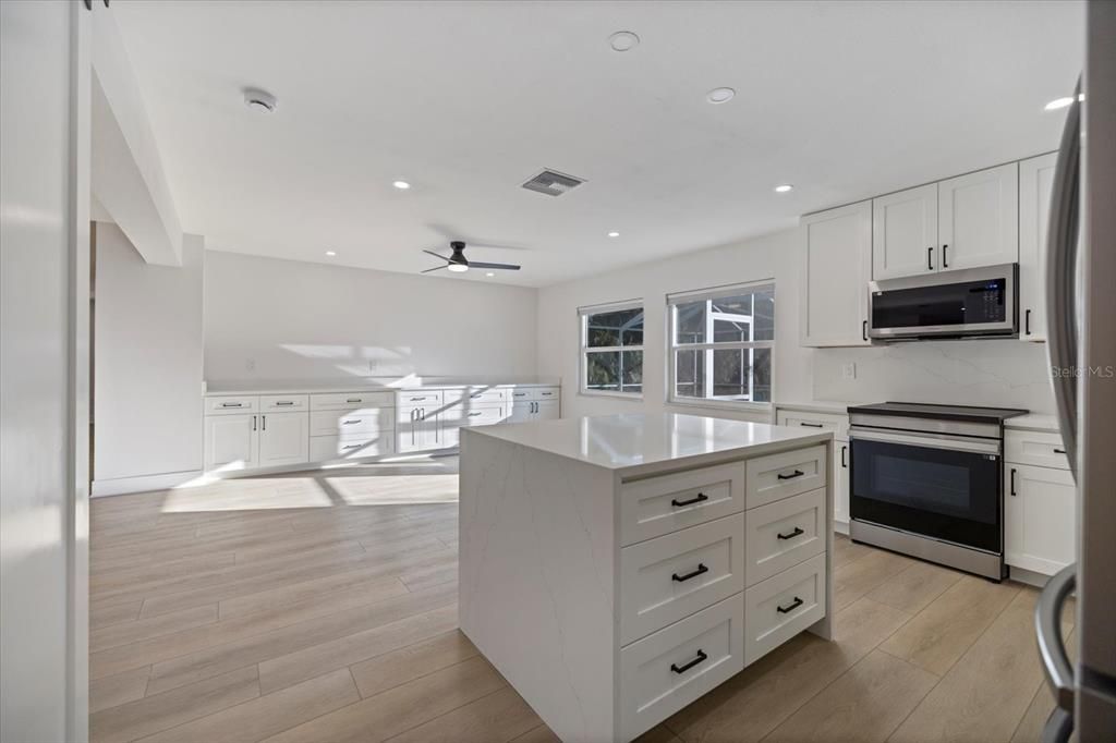 В аренду: $4,000 (3 спален, 2 ванн, 2186 Квадратных фут)