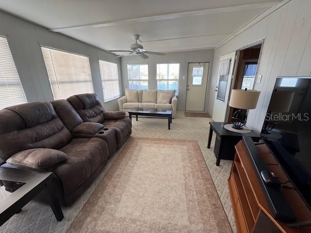 На продажу: $147,000 (2 спален, 1 ванн, 828 Квадратных фут)