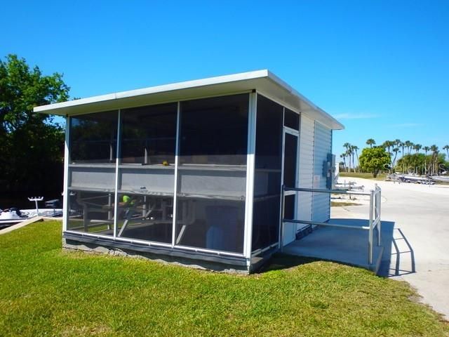 На продажу: $147,000 (2 спален, 1 ванн, 828 Квадратных фут)