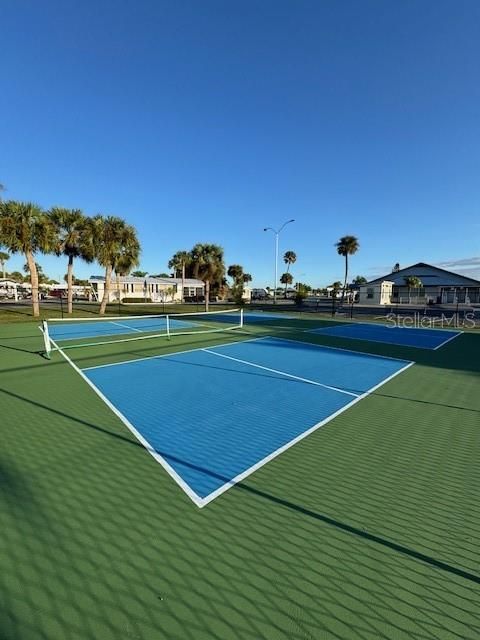 На продажу: $147,000 (2 спален, 1 ванн, 828 Квадратных фут)