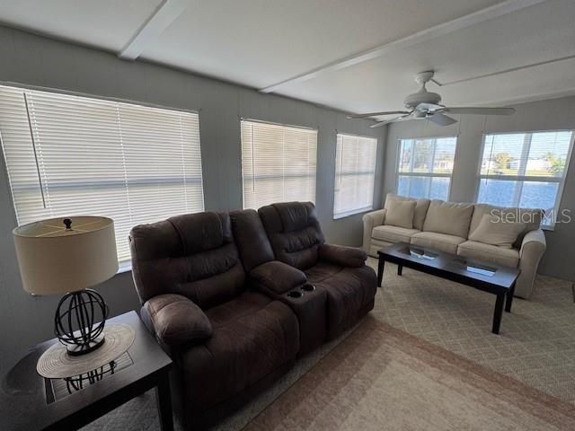 На продажу: $147,000 (2 спален, 1 ванн, 828 Квадратных фут)