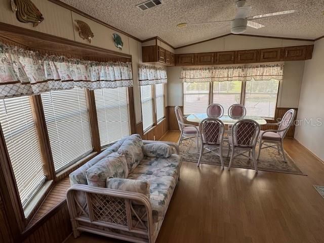 На продажу: $147,000 (2 спален, 1 ванн, 828 Квадратных фут)