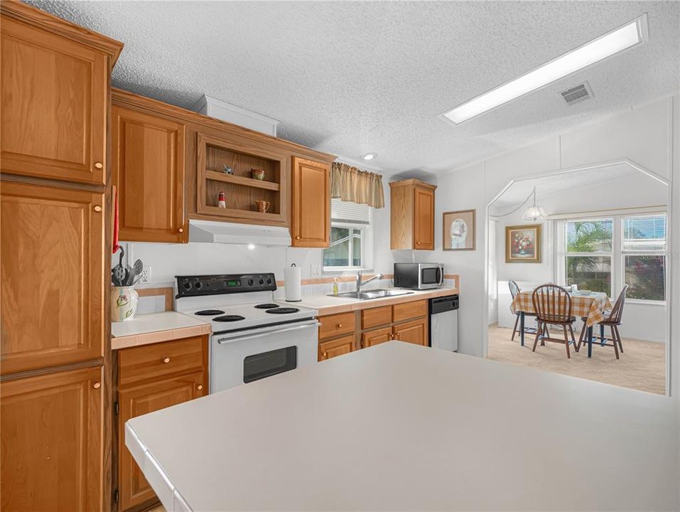 待售: $159,900 (2 贝兹, 2 浴室, 1128 平方英尺)