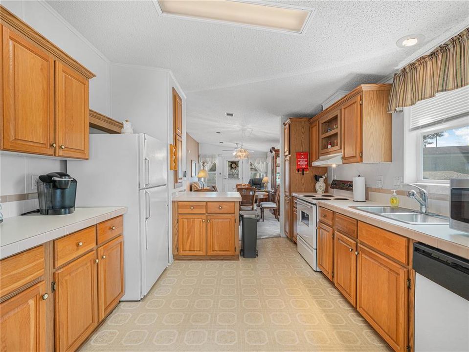 待售: $159,900 (2 贝兹, 2 浴室, 1128 平方英尺)