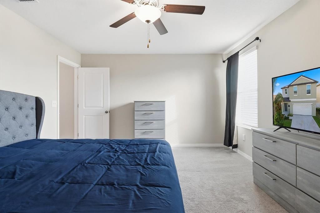 На продажу: $320,900 (4 спален, 2 ванн, 1881 Квадратных фут)