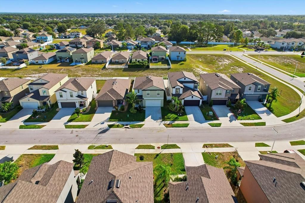 На продажу: $320,900 (4 спален, 2 ванн, 1881 Квадратных фут)